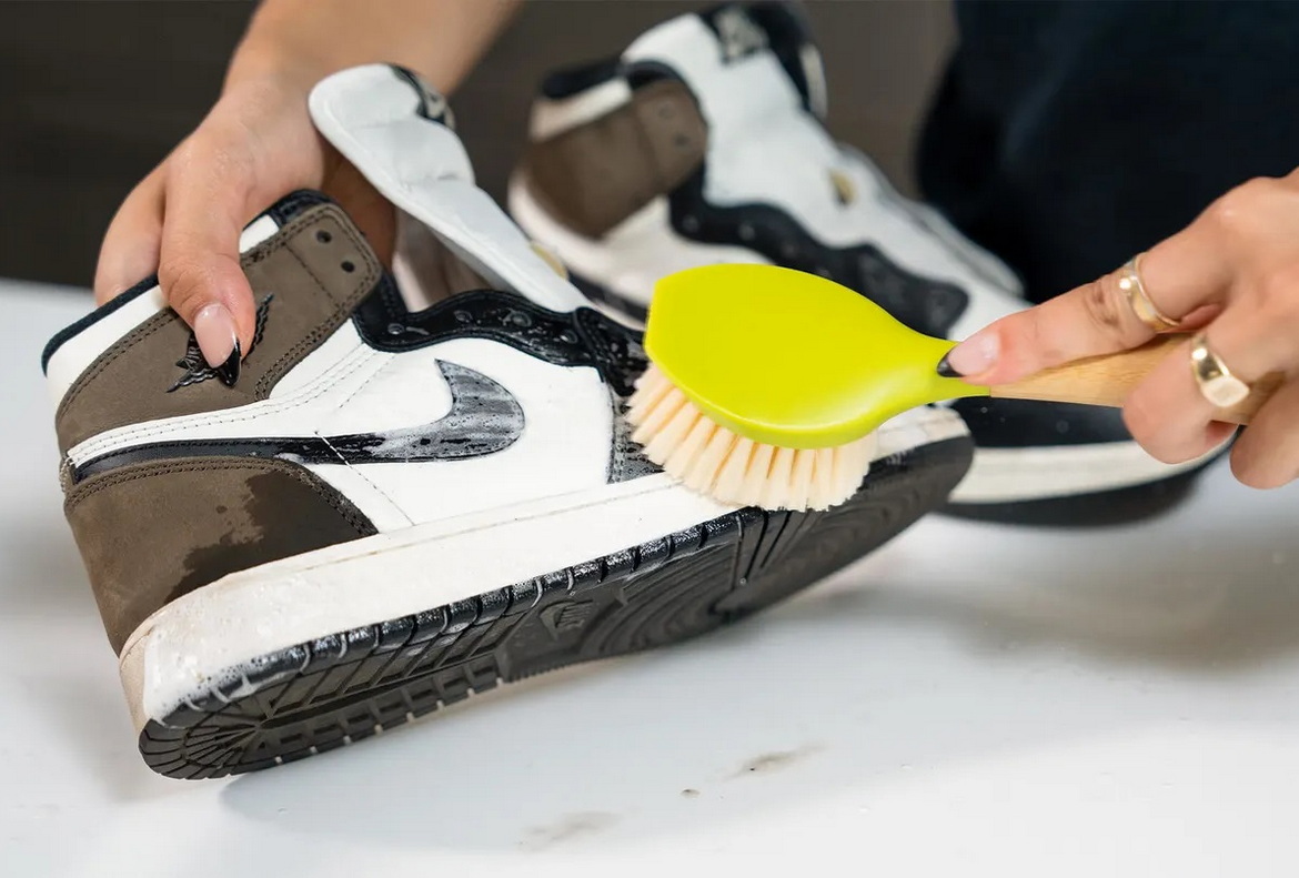 The Ultimate Guide: How to Clean Used Shoes and Disinfect Them Properly